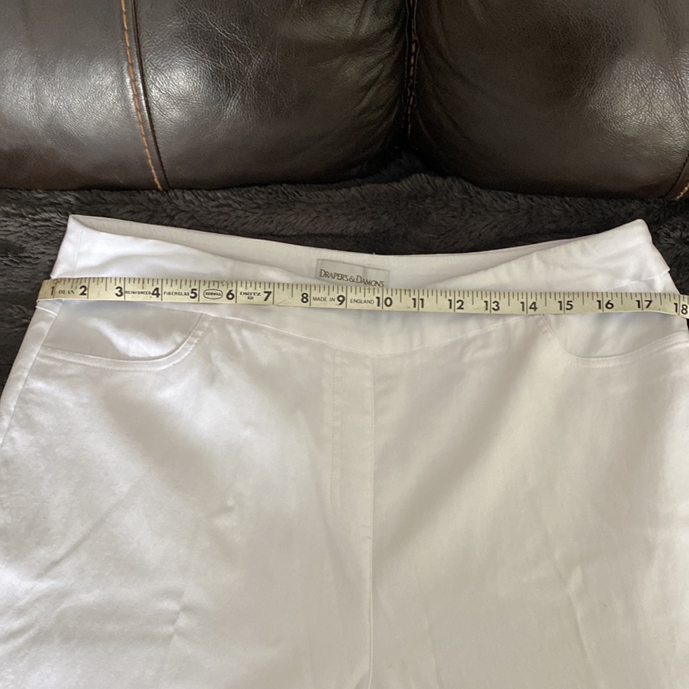 Draper’s and Damon’s White Flat Front Pull On Pants - Picture 7 of 7
